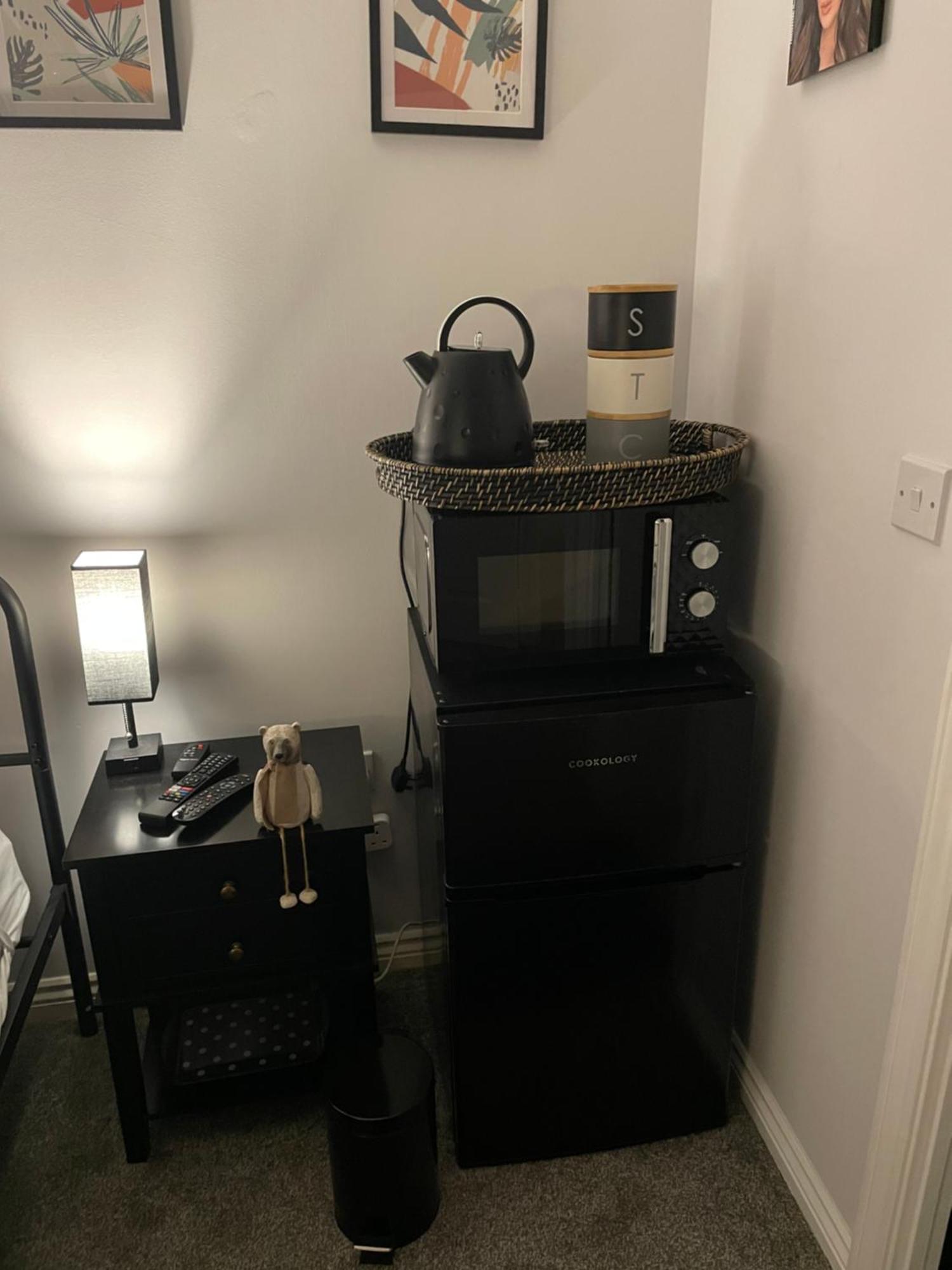 Cosy Home From Home With Private Bathroom - Free Parking 카디프 외부 사진