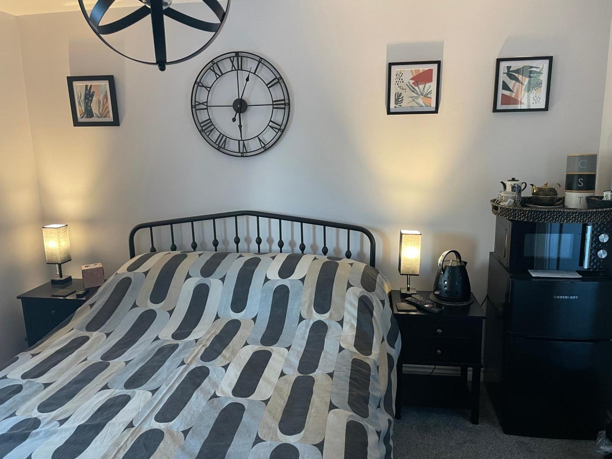 Cosy Home From Home With Private Bathroom - Free Parking 카디프 외부 사진